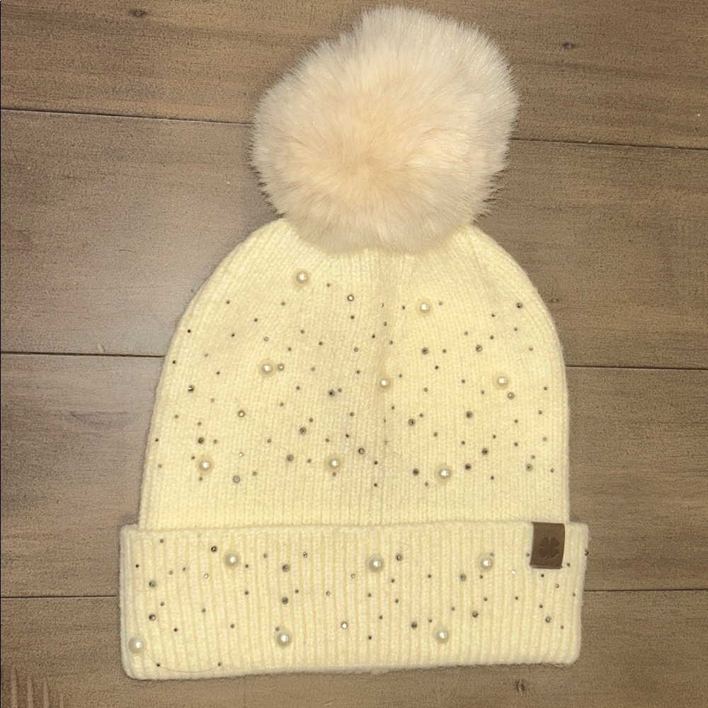 Lucky Brand Women’s Pearl Embellished Ivory Knit Hat